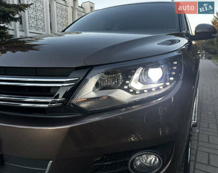 Коричневий Фольксваген Тігуан, об'ємом двигуна 2 л та пробігом 200 тис. км за 16650 $, фото 37 на Automoto.ua