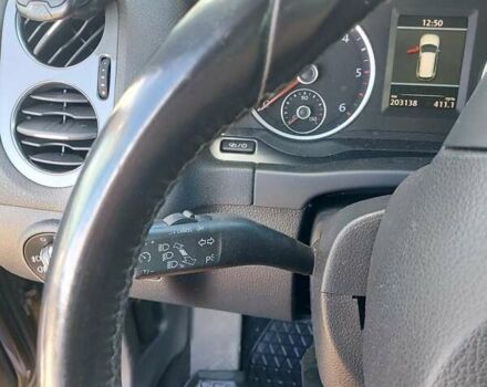 Коричневий Фольксваген Тігуан, об'ємом двигуна 1.97 л та пробігом 203 тис. км за 13999 $, фото 16 на Automoto.ua