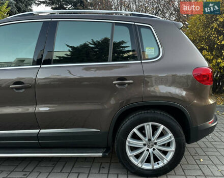 Коричневий Фольксваген Тігуан, об'ємом двигуна 2 л та пробігом 200 тис. км за 16650 $, фото 31 на Automoto.ua