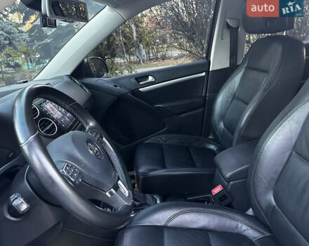 Коричневий Фольксваген Тігуан, об'ємом двигуна 2 л та пробігом 200 тис. км за 16650 $, фото 52 на Automoto.ua