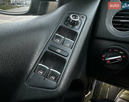 Коричневий Фольксваген Тігуан, об'ємом двигуна 2 л та пробігом 200 тис. км за 16650 $, фото 65 на Automoto.ua