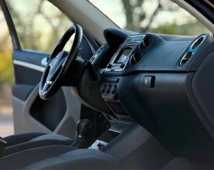 Коричневий Фольксваген Тігуан, об'ємом двигуна 2 л та пробігом 186 тис. км за 13850 $, фото 13 на Automoto.ua