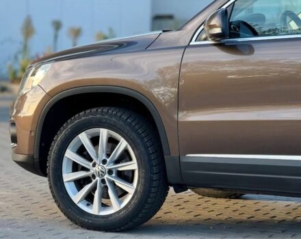 Коричневий Фольксваген Тігуан, об'ємом двигуна 2 л та пробігом 186 тис. км за 13850 $, фото 5 на Automoto.ua