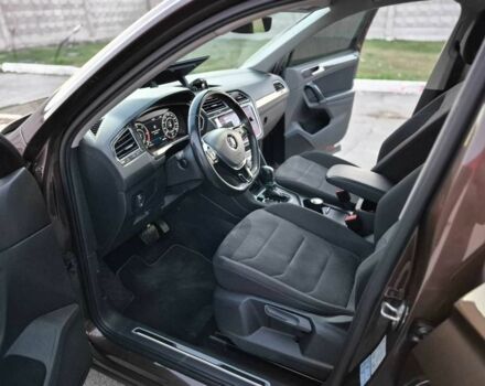 Коричневый Фольксваген Тигуан, объемом двигателя 2 л и пробегом 280 тыс. км за 22800 $, фото 3 на Automoto.ua