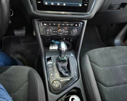 Коричневый Фольксваген Тигуан, объемом двигателя 2 л и пробегом 280 тыс. км за 22800 $, фото 2 на Automoto.ua