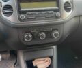 Красный Фольксваген Тигуан, объемом двигателя 2 л и пробегом 157 тыс. км за 9000 $, фото 4 на Automoto.ua