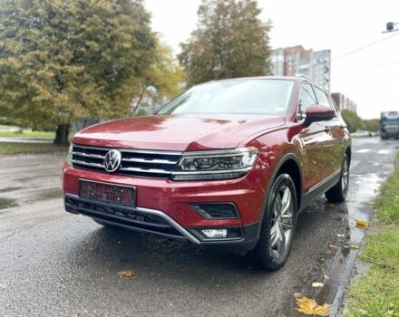 Красный Фольксваген Тигуан, объемом двигателя 2 л и пробегом 75 тыс. км за 19600 $, фото 5 на Automoto.ua