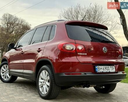 Красный Фольксваген Тигуан, объемом двигателя 2 л и пробегом 244 тыс. км за 8999 $, фото 27 на Automoto.ua