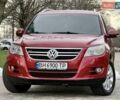 Красный Фольксваген Тигуан, объемом двигателя 2 л и пробегом 244 тыс. км за 8999 $, фото 9 на Automoto.ua