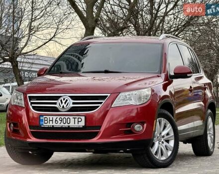 Красный Фольксваген Тигуан, объемом двигателя 2 л и пробегом 244 тыс. км за 8999 $, фото 10 на Automoto.ua