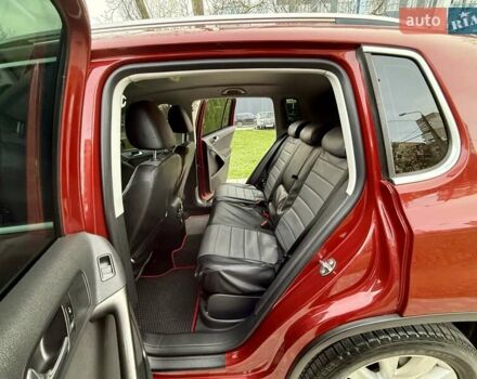 Красный Фольксваген Тигуан, объемом двигателя 2 л и пробегом 244 тыс. км за 8999 $, фото 28 на Automoto.ua