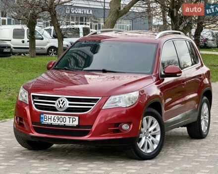Красный Фольксваген Тигуан, объемом двигателя 2 л и пробегом 244 тыс. км за 8999 $, фото 15 на Automoto.ua
