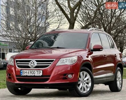 Красный Фольксваген Тигуан, объемом двигателя 2 л и пробегом 244 тыс. км за 8999 $, фото 11 на Automoto.ua