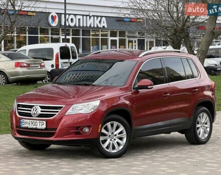 Красный Фольксваген Тигуан, объемом двигателя 2 л и пробегом 244 тыс. км за 8999 $, фото 14 на Automoto.ua
