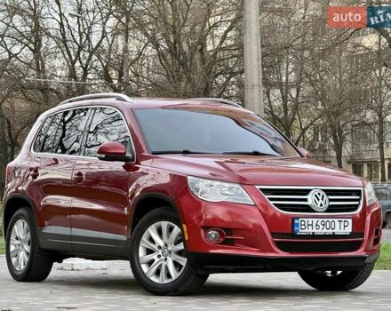 Красный Фольксваген Тигуан, объемом двигателя 2 л и пробегом 244 тыс. км за 8999 $, фото 72 на Automoto.ua