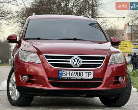 Красный Фольксваген Тигуан, объемом двигателя 2 л и пробегом 244 тыс. км за 8999 $, фото 19 на Automoto.ua