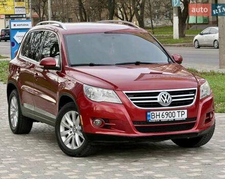 Красный Фольксваген Тигуан, объемом двигателя 2 л и пробегом 244 тыс. км за 8999 $, фото 25 на Automoto.ua