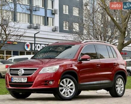 Красный Фольксваген Тигуан, объемом двигателя 2 л и пробегом 244 тыс. км за 8999 $, фото 13 на Automoto.ua