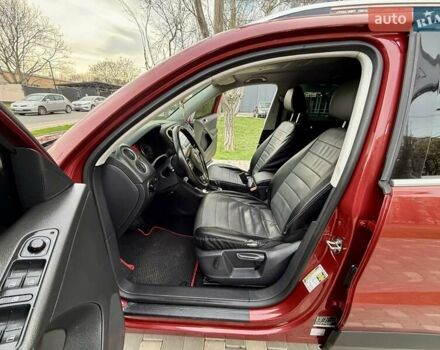 Красный Фольксваген Тигуан, объемом двигателя 2 л и пробегом 244 тыс. км за 8999 $, фото 34 на Automoto.ua