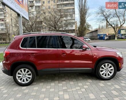Красный Фольксваген Тигуан, объемом двигателя 2 л и пробегом 244 тыс. км за 8999 $, фото 5 на Automoto.ua