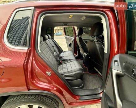 Красный Фольксваген Тигуан, объемом двигателя 2 л и пробегом 244 тыс. км за 8999 $, фото 54 на Automoto.ua