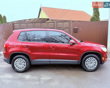 Червоний Фольксваген Тігуан, об'ємом двигуна 1.98 л та пробігом 218 тис. км за 8999 $, фото 24 на Automoto.ua