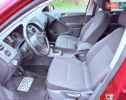 Червоний Фольксваген Тігуан, об'ємом двигуна 1.98 л та пробігом 218 тис. км за 8999 $, фото 15 на Automoto.ua