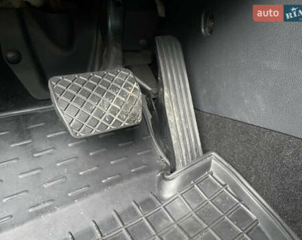 Червоний Фольксваген Тігуан, об'ємом двигуна 2 л та пробігом 232 тис. км за 10900 $, фото 11 на Automoto.ua