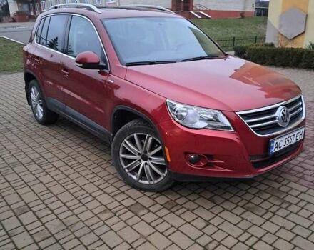 Красный Фольксваген Тигуан, объемом двигателя 1.98 л и пробегом 196 тыс. км за 9500 $, фото 2 на Automoto.ua