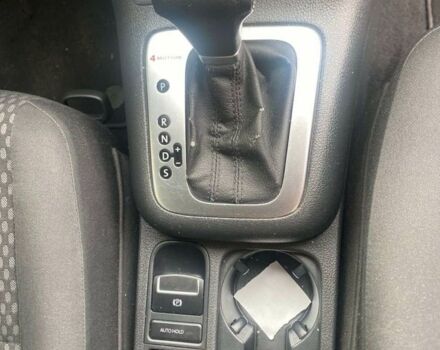 Красный Фольксваген Тигуан, объемом двигателя 2 л и пробегом 237 тыс. км за 9350 $, фото 7 на Automoto.ua