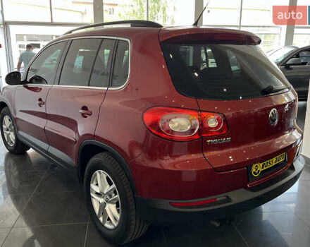 Красный Фольксваген Тигуан, объемом двигателя 2 л и пробегом 108 тыс. км за 12700 $, фото 4 на Automoto.ua