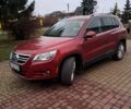 Красный Фольксваген Тигуан, объемом двигателя 1.98 л и пробегом 196 тыс. км за 9500 $, фото 3 на Automoto.ua