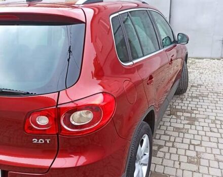 Красный Фольксваген Тигуан, объемом двигателя 1.98 л и пробегом 270 тыс. км за 9000 $, фото 1 на Automoto.ua