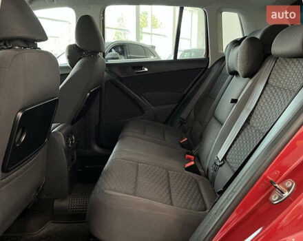 Красный Фольксваген Тигуан, объемом двигателя 2 л и пробегом 108 тыс. км за 12700 $, фото 10 на Automoto.ua