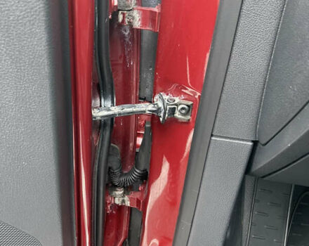 Червоний Фольксваген Тігуан, об'ємом двигуна 2 л та пробігом 232 тис. км за 10900 $, фото 27 на Automoto.ua