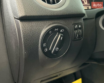 Красный Фольксваген Тигуан, объемом двигателя 2 л и пробегом 108 тыс. км за 12700 $, фото 13 на Automoto.ua