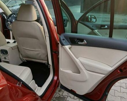 Красный Фольксваген Тигуан, объемом двигателя 2 л и пробегом 173 тыс. км за 12200 $, фото 13 на Automoto.ua