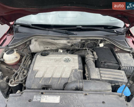 Червоний Фольксваген Тігуан, об'ємом двигуна 2 л та пробігом 232 тис. км за 10900 $, фото 19 на Automoto.ua