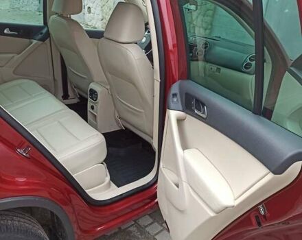 Красный Фольксваген Тигуан, объемом двигателя 1.98 л и пробегом 270 тыс. км за 9000 $, фото 19 на Automoto.ua