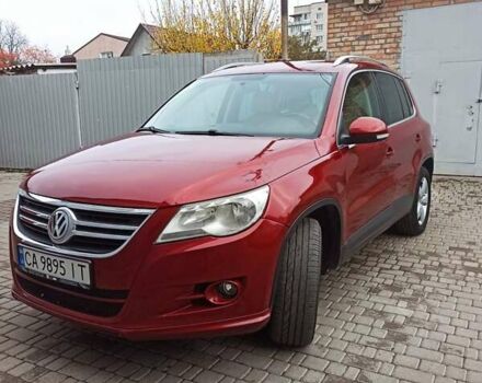 Красный Фольксваген Тигуан, объемом двигателя 1.98 л и пробегом 270 тыс. км за 9000 $, фото 7 на Automoto.ua