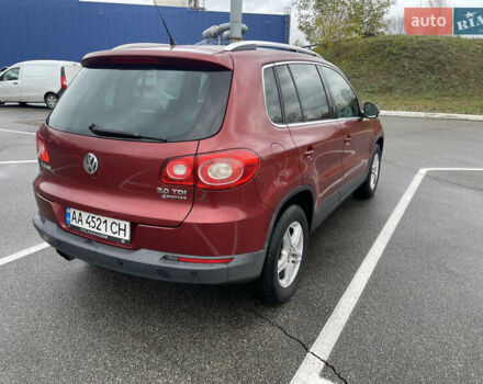 Червоний Фольксваген Тігуан, об'ємом двигуна 2 л та пробігом 232 тис. км за 10900 $, фото 6 на Automoto.ua