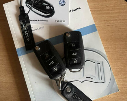 Червоний Фольксваген Тігуан, об'ємом двигуна 2 л та пробігом 232 тис. км за 10900 $, фото 34 на Automoto.ua