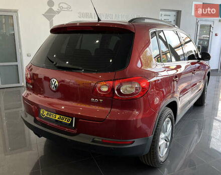Красный Фольксваген Тигуан, объемом двигателя 2 л и пробегом 108 тыс. км за 12700 $, фото 6 на Automoto.ua