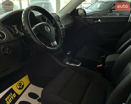 Красный Фольксваген Тигуан, объемом двигателя 2 л и пробегом 108 тыс. км за 12700 $, фото 19 на Automoto.ua