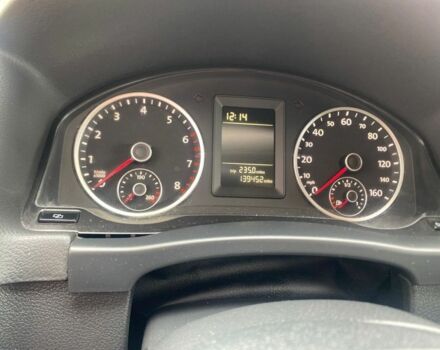 Красный Фольксваген Тигуан, объемом двигателя 2 л и пробегом 237 тыс. км за 9350 $, фото 5 на Automoto.ua