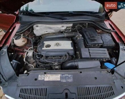 Красный Фольксваген Тигуан, объемом двигателя 1.98 л и пробегом 196 тыс. км за 9500 $, фото 7 на Automoto.ua