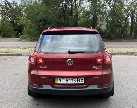 Червоний Фольксваген Тігуан, об'ємом двигуна 2 л та пробігом 120 тис. км за 12500 $, фото 4 на Automoto.ua