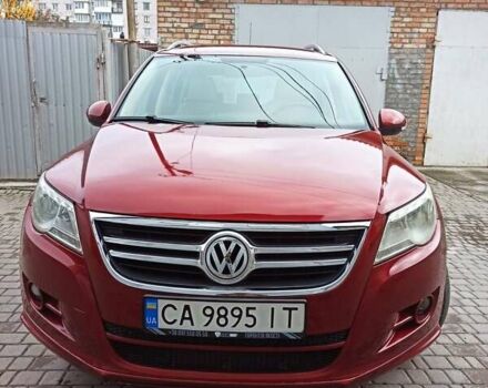 Красный Фольксваген Тигуан, объемом двигателя 1.98 л и пробегом 270 тыс. км за 9000 $, фото 5 на Automoto.ua