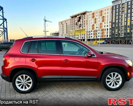 Красный Фольксваген Тигуан, объемом двигателя 2 л и пробегом 205 тыс. км за 13800 $, фото 4 на Automoto.ua