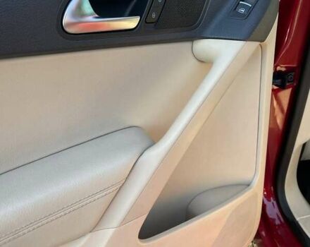 Красный Фольксваген Тигуан, объемом двигателя 1.98 л и пробегом 265 тыс. км за 9990 $, фото 12 на Automoto.ua